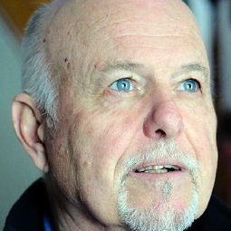 Richard Fitzpatrick - November Christmas演員 飾演Ted Zachary