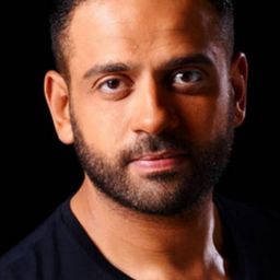 歐瑪爾·艾爾薩義德 飾演 عمر المصري