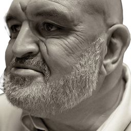 Vladimir Vladimirov 飾演 Person X