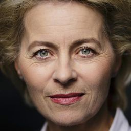 Ursula von der Leyen 飾演 Self
