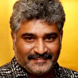 Rajiv Kanakala 飾演 Yerlagadda Verendranath