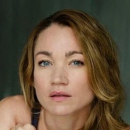 Lisa Potthoff 飾演 Heike