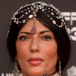 Alshaima'a Tayeb 飾演 Hayat Rady