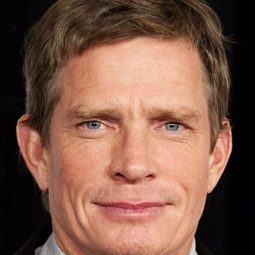 湯馬斯·海登·喬許 - 異星戰場：強卡特戰記演員 飾演Tal Hajus