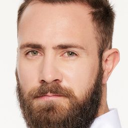 Justin John Harvey - 魔女二部曲：另一個她演員 飾演Tom