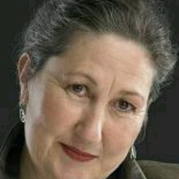 路易莎·梅瑞拉斯 - 瑪麗閒事演員 飾演Rosario