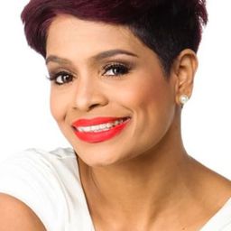 潔克林·維克多 飾演 Bhavani