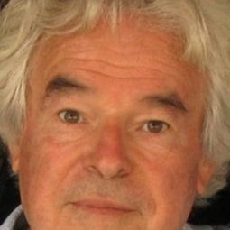 Daniel Vigne - One Woman or Two導演