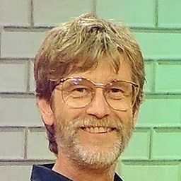 保羅·安德烈 飾演 Miro Kuzko