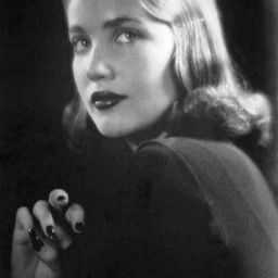 Edith Bouvier Beale 飾演 Self (archival)