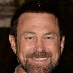 Grant Bowler 飾演 Daniel