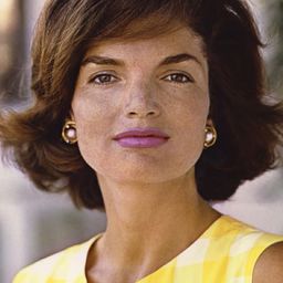 Jacqueline Kennedy 飾演 Self (archive footage) (uncredited)