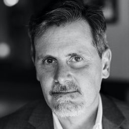 克里斯·艾吉曼 飾演 John Bextrum