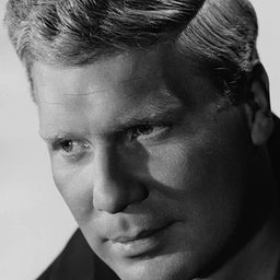 Peter Carsten 飾演 SS-Standartenführer Mollwitz