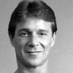 Adrián Ghío - 陌生人演員 飾演White Intruder