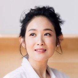 Isabel Chan 飾演 Sam's ex-wife