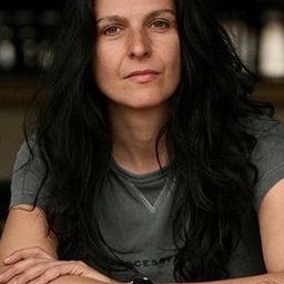 Laila Stieler - 極權歌星編劇