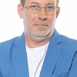 Florin Busuioc 飾演 Lead Villager