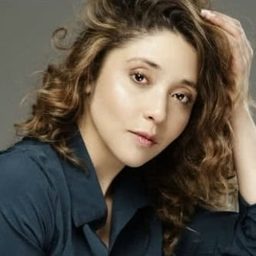 Diana Belmonte 飾演 Mónica