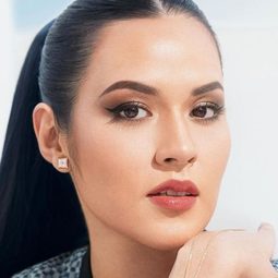 Raisa Andriana - Harta Tahta Raisa演員 飾演Herself