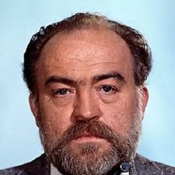 Ronald Radd 飾演 Stanilaus