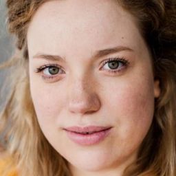 Judith Muschalla 飾演 Nike