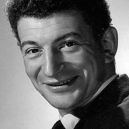 Yves Robert 飾演 Magnéto, cycle merchant