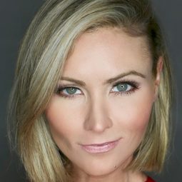 哈維蘭·史迪威 - 海邊別墅演員 飾演Biologist