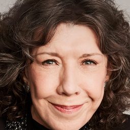 莉莉·湯姆琳 飾演 Self