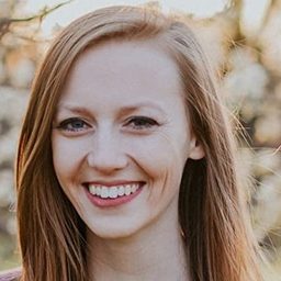 Erin Herring 飾演 Nurse