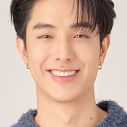 凱·勒西迪差 飾演 Win