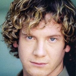 Joe Koons - 祖母的孩子演員 飾演Best Man