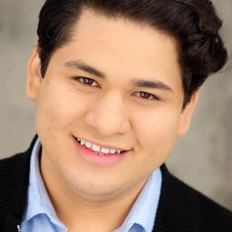 Fernando Carsa 飾演 The Saint Bernard / Samuel Moros