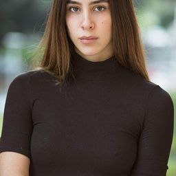 查貝利·薩斯特雷·岡薩雷斯 飾演 