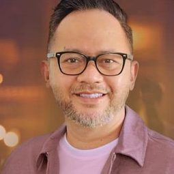 英德拉·布拉斯科 飾演 Aiman