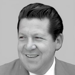 Fernando Sancho 飾演 Cabo