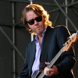 Martyn P. Casey 飾演 Self