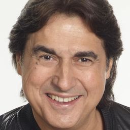 Nick Giannopoulos 飾演 Danny