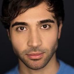 Behtash Fazlali 飾演 Bash Gill