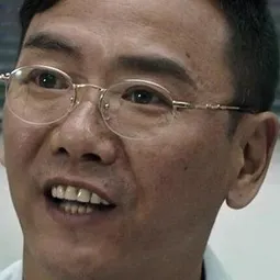 金來群 飾演 Kam