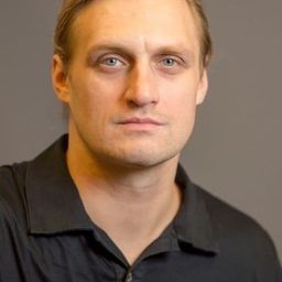 László Mátray 飾演 Marci