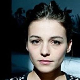 Pauline Parigot - Baby Balloon演員 飾演Anita