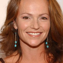 Clare Carey 飾演 Andie Bledsoe