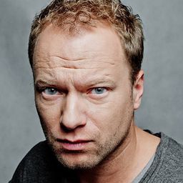 麥錫·史圖爾 飾演 Dawid Kłos