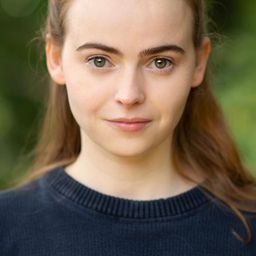 Daisy Waterstone 飾演 Tamara Mathis