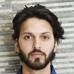 沙扎德·拉提夫 飾演 Edgar