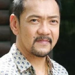 Prakasit Bosuwan 飾演 