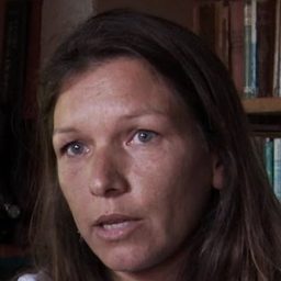 Eva Rodriguez 飾演 Self