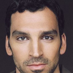 Scott Speiser - 絞肉機復活人演員 飾演Mike