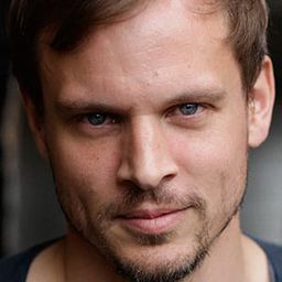 Daniel Hawksford - 另一個我演員 飾演PC Edwards